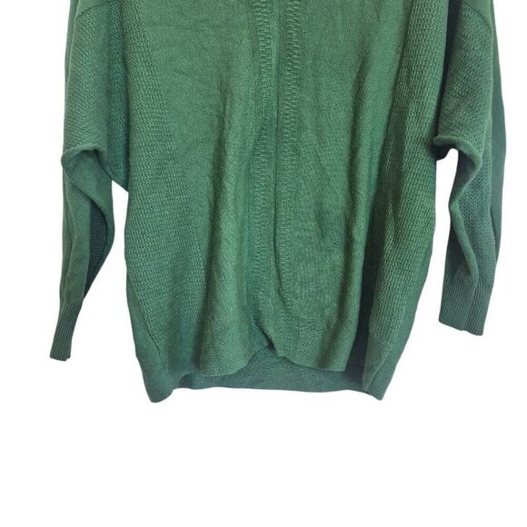 Vila Milano Women's Green Rayon/Poly/Nylon V-Neck Sweater - Picture 3 of 9